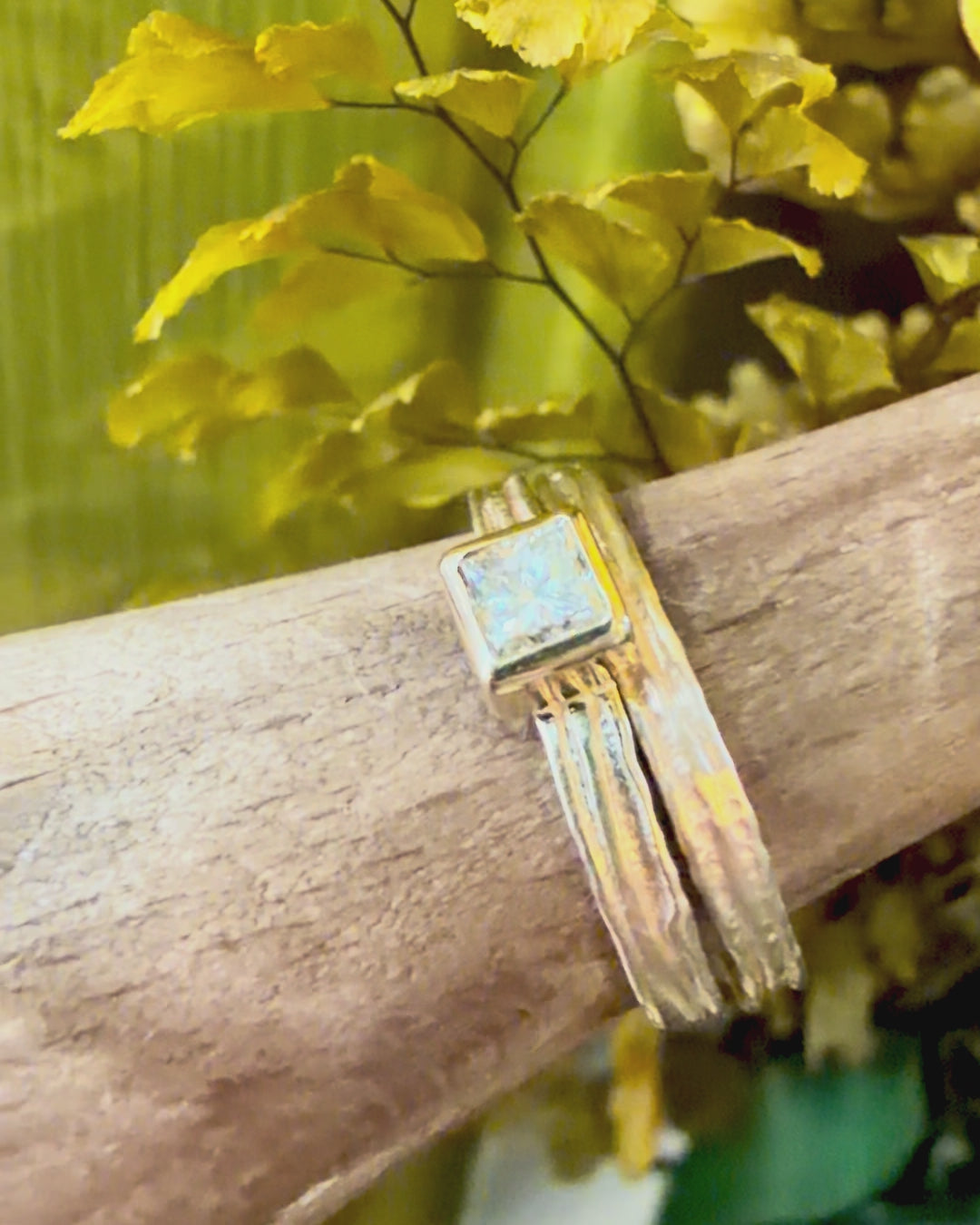Narrow Reed ring, 9ct yellow gold, 3.50mm Princess Diamond
