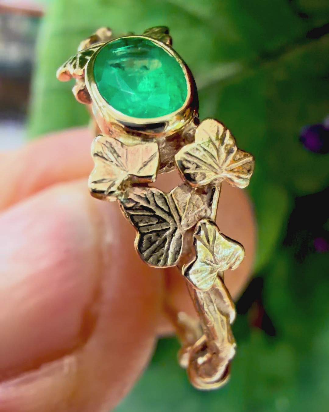 Entwining Ivy Leaves ring, 6mm x 4mm Emerald, 9ct yellow gold