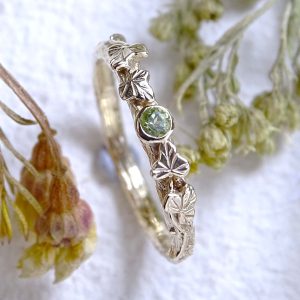 Entwining Ivy Leaves ring, 2.5mm Peridot, 9ct gold