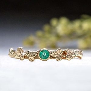 Entwining Ivy Leaves ring, 2.5mm Emerald, 9ct gold